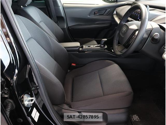 Toyota PRIUS 2023-11 7329418-11