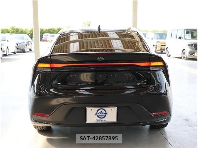 Toyota PRIUS 2023-11 7329418-21