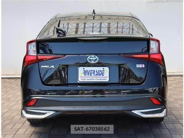 Toyota PRIUS 2021-07 7329413-23