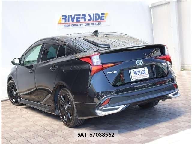 Toyota PRIUS 2021-07 7329413-24