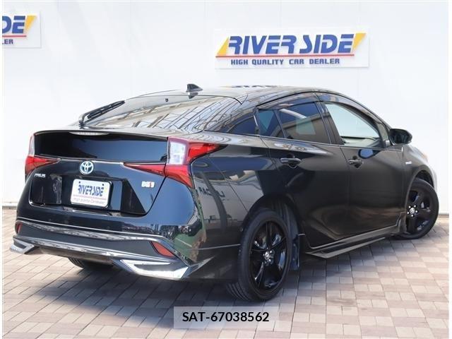 Toyota PRIUS 2021-07 7329413-2