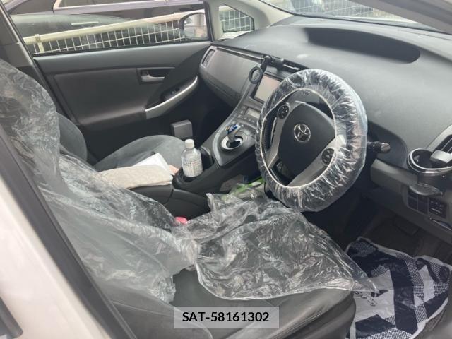 Toyota PRIUS 2010-01 7329483-9