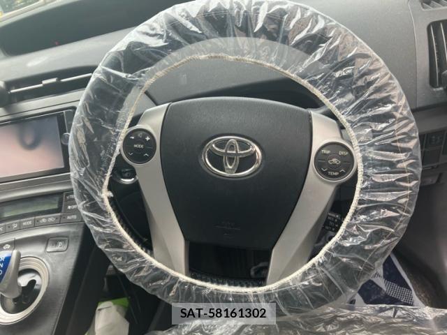 Toyota PRIUS 2010-01 7329483-10