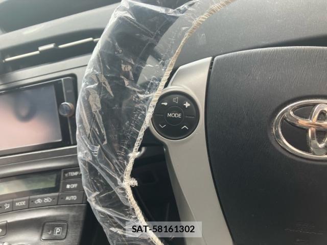 Toyota PRIUS 2010-01 7329483-11