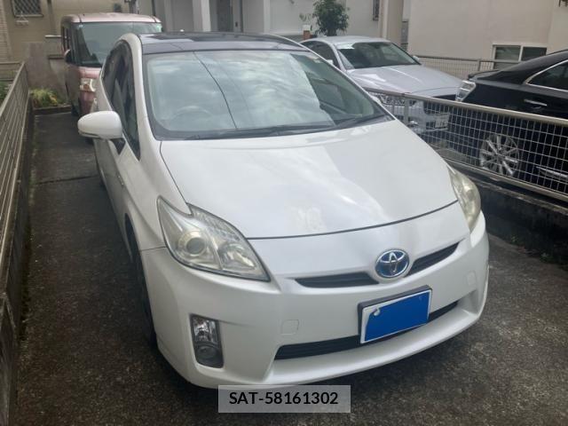 Toyota PRIUS 2010-01 7329483-1
