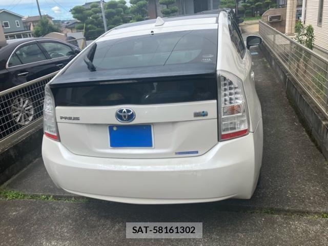 Toyota PRIUS 2010-01 7329483-2