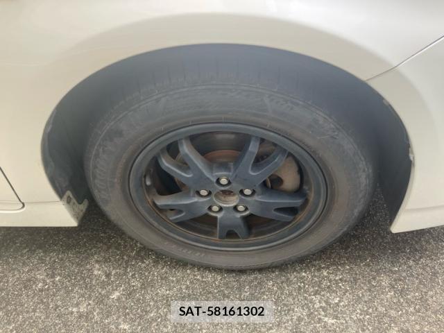 Toyota PRIUS 2010-01 7329483-4
