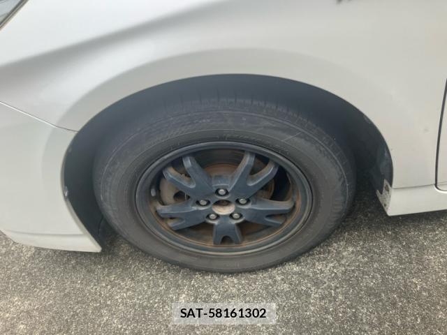 Toyota PRIUS 2010-01 7329483-7
