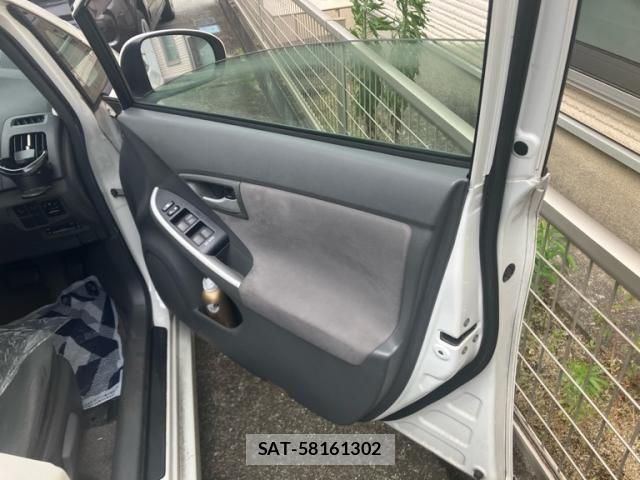 Toyota PRIUS 2010-01 7329483-8