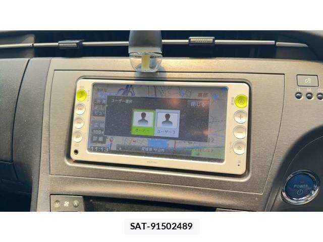 Toyota PRIUS 2012-02 7329475-18
