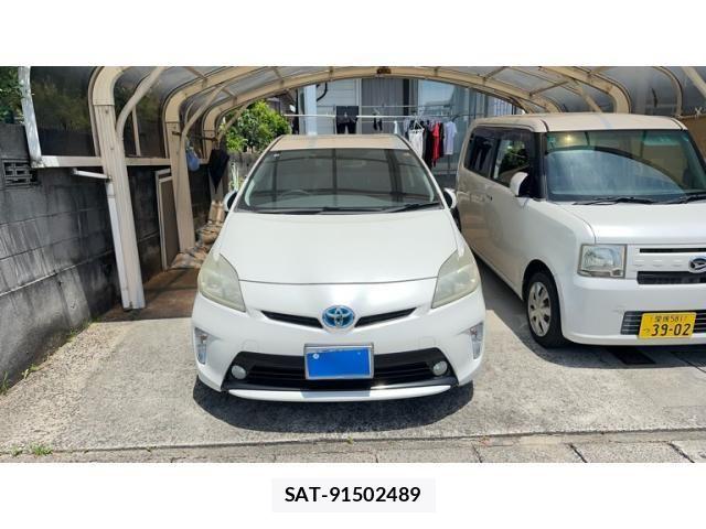 Toyota PRIUS 2012-02 7329475-1