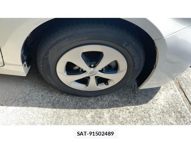 Toyota PRIUS 2012-02 7329475-3