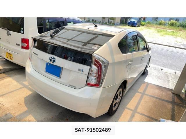 Toyota PRIUS 2012-02 7329475-5