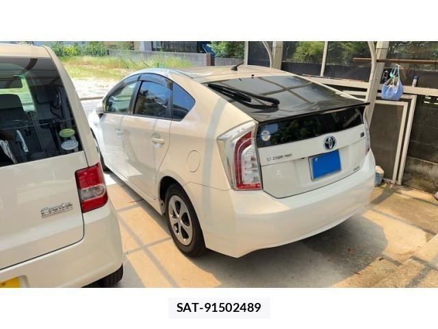 Toyota PRIUS 2012-02 7329475-6