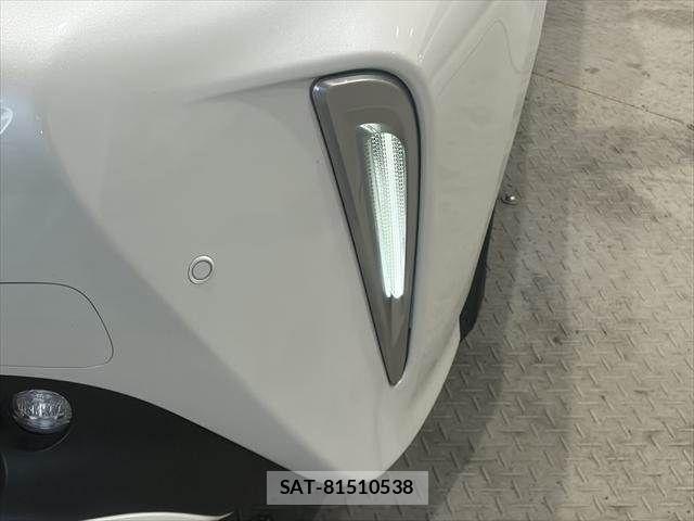 Toyota PRIUS 2021-11 7329424-11