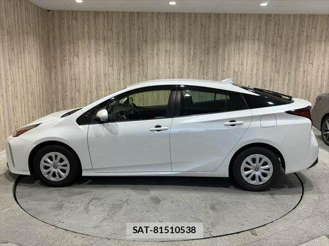 Toyota PRIUS 2021-11 7329424-18