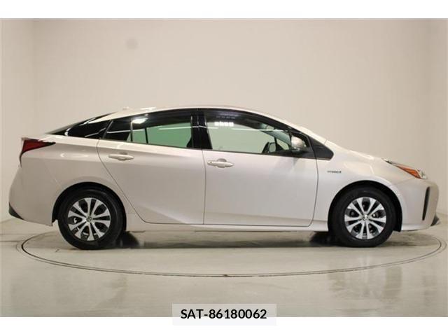 Toyota PRIUS 2019-04 7332704-12
