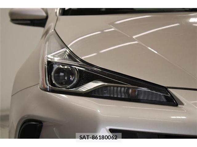 Toyota PRIUS 2019-04 7332704-16
