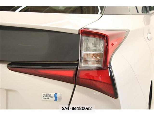 Toyota PRIUS 2019-04 7332704-17