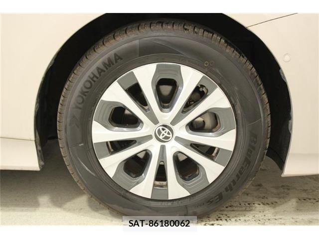 Toyota PRIUS 2019-04 7332704-21