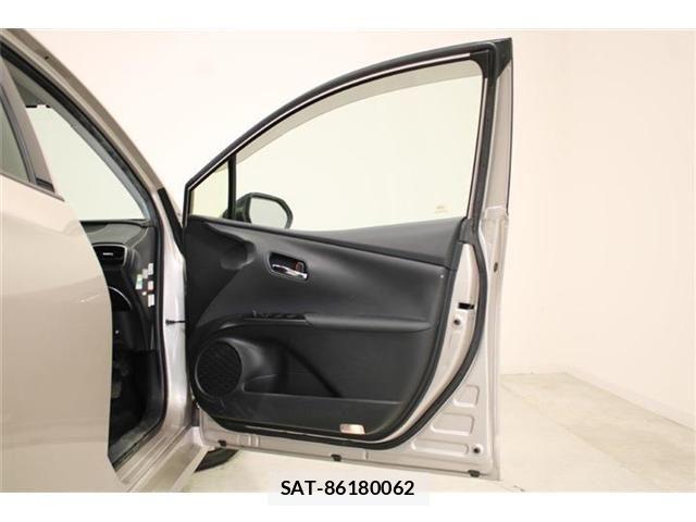 Toyota PRIUS 2019-04 7332704-28