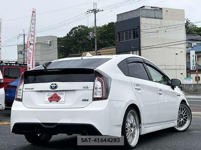 Toyota PRIUS 2013-05 7329454-2