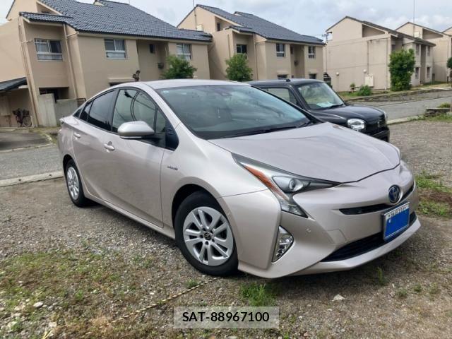 Toyota PRIUS 2017-06 7329447-0