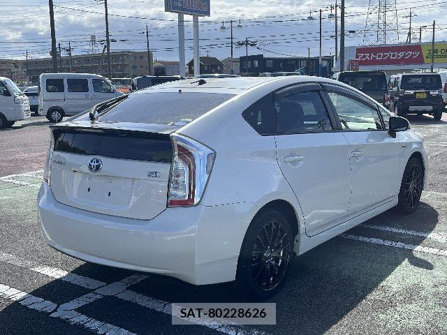 Toyota PRIUS 2013-10 7329448-1