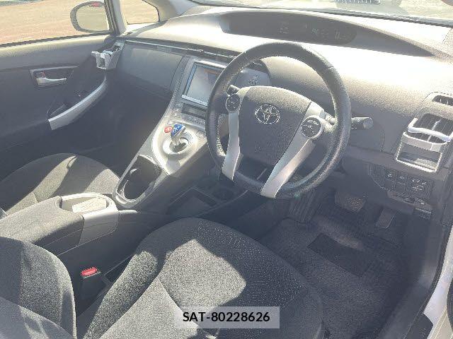 Toyota PRIUS 2013-10 7329448-3
