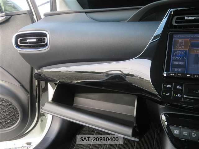Toyota PRIUS 2019-09 7329419-12