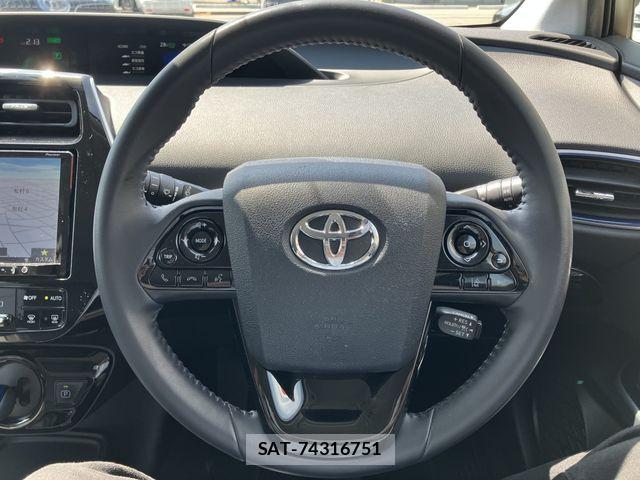 Toyota PRIUS 2019-10 7329439-16