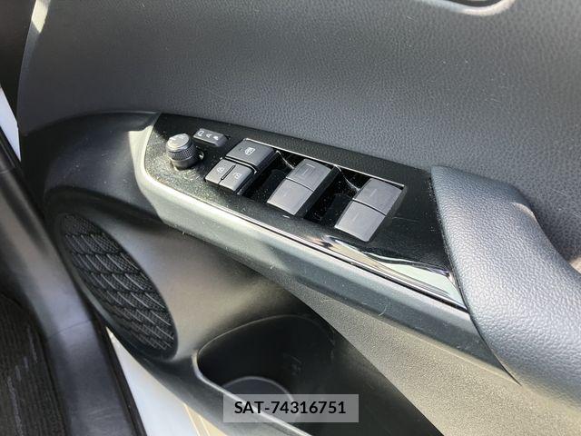 Toyota PRIUS 2019-10 7329439-23