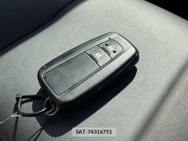 Toyota PRIUS 2019-10 7329439-24