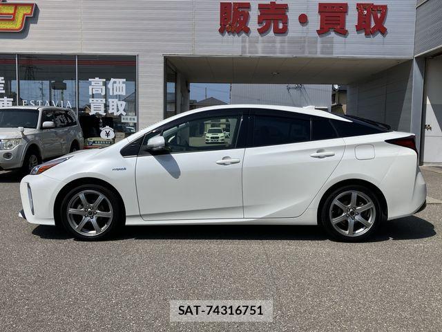 Toyota PRIUS 2019-10 7329439-7