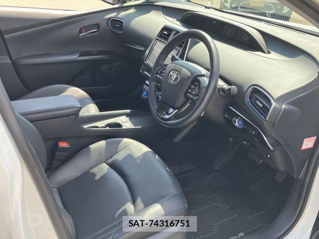 Toyota PRIUS 2019-10 7329439-8
