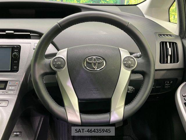 Toyota PRIUS 2014-10 7329455-10