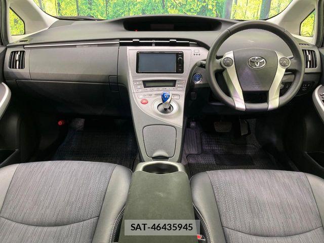 Toyota PRIUS 2014-10 7329455-1