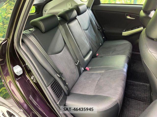 Toyota PRIUS 2014-10 7329455-8