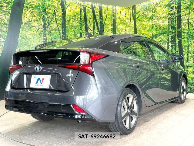 Toyota PRIUS 2019-12 7329422-16