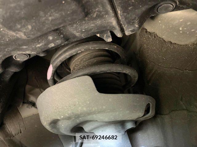 Toyota PRIUS 2019-12 7329422-19
