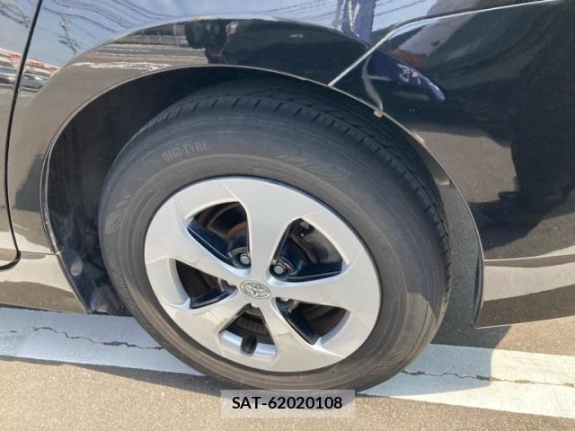 Toyota PRIUS 2013-05 7329470-10
