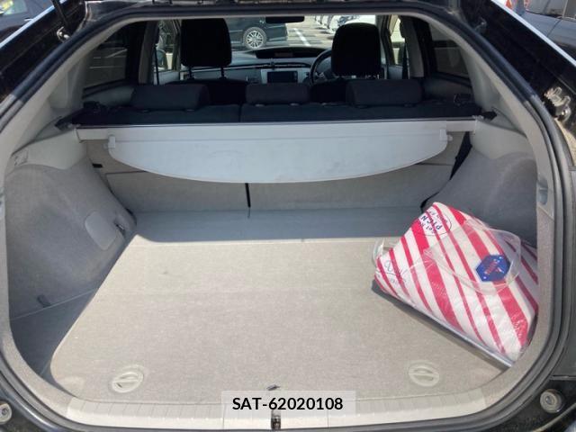 Toyota PRIUS 2013-05 7329470-15