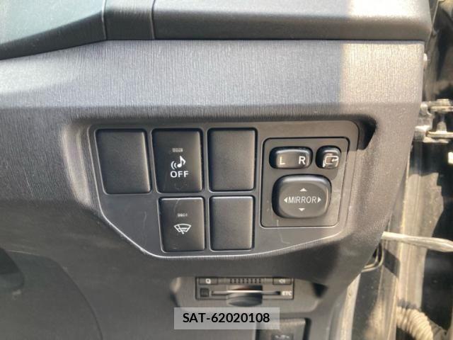 Toyota PRIUS 2013-05 7329470-23