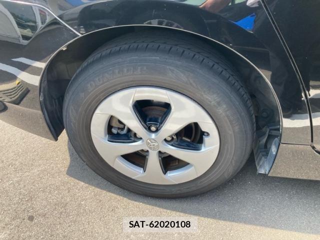 Toyota PRIUS 2013-05 7329470-8