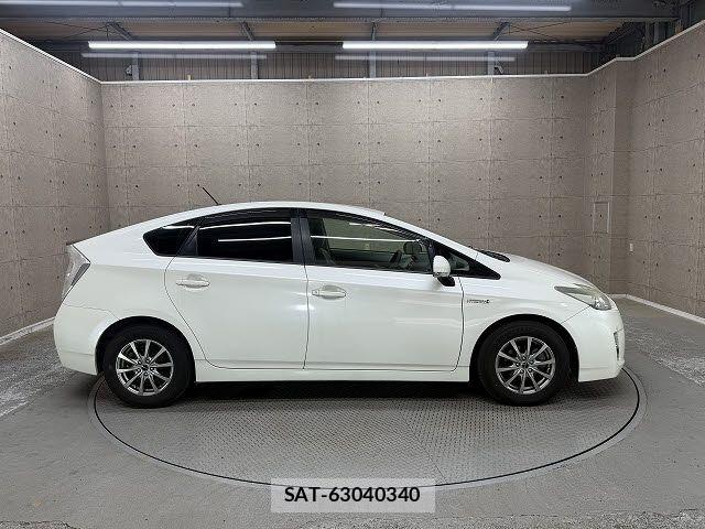 Toyota PRIUS 2009-09 7329464-6