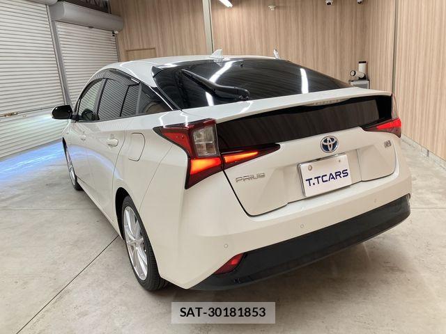 Toyota PRIUS 2019-01 7329433-26
