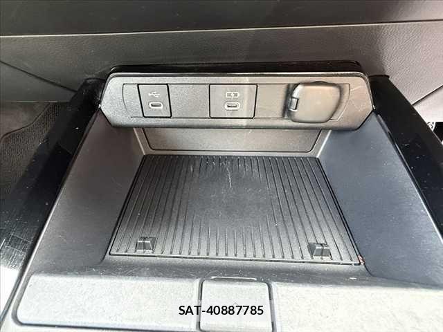 Toyota PRIUS 2023-02 7329405-24