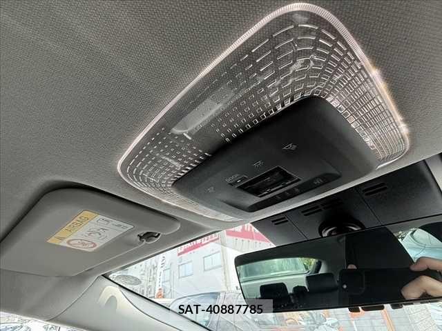 Toyota PRIUS 2023-02 7329405-26
