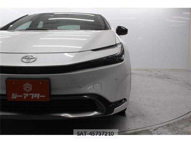 Toyota PRIUS 2023-04 7329415-12