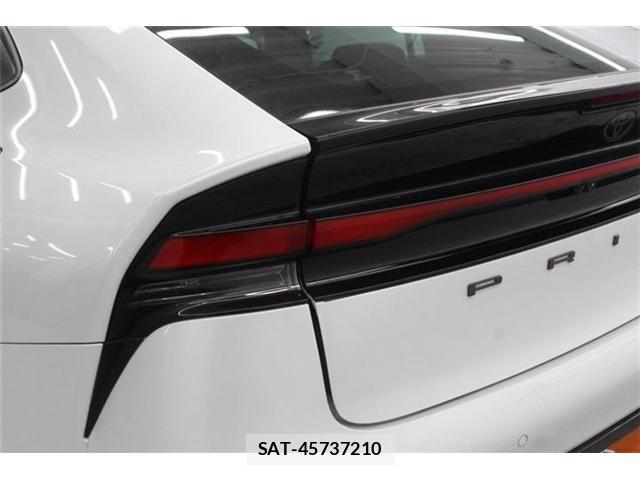 Toyota PRIUS 2023-04 7329415-15